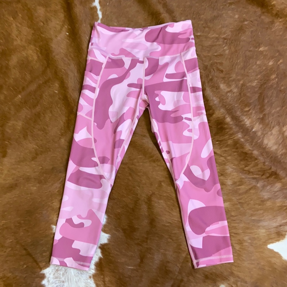 Zyia Light n Tight Pink Camo size 6-8